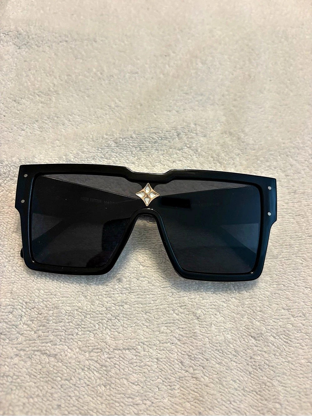 Louis Vuitton Z2308E Black Logo Sunglasses